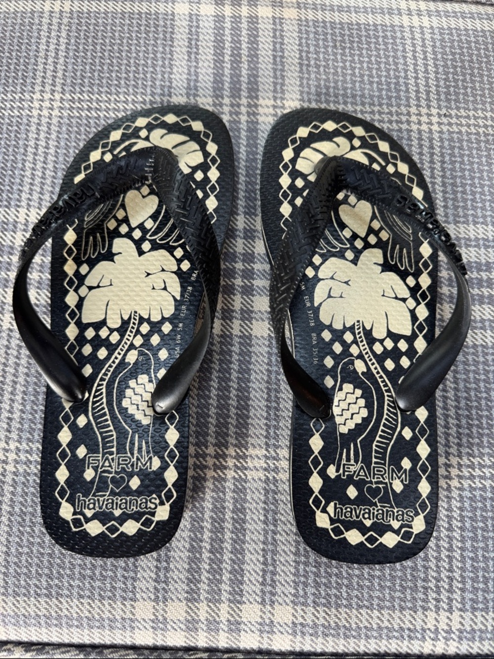 havaianas X Farm Rio flip flops